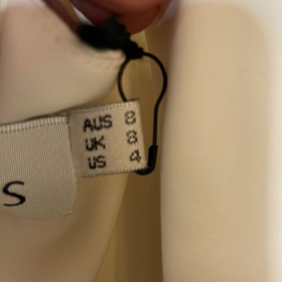 NWT Fame and Partners Ivory White wedding Gown Size 4 - Picture 8 of 10